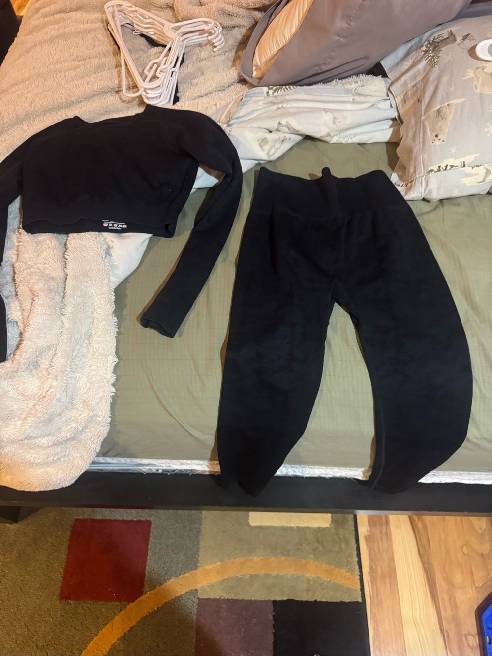 Black Two-Piece work out Set - Cropped Top & High-Waist Pants